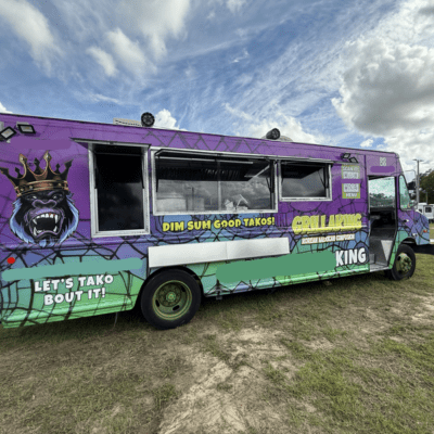 2008 Freightliner Food Truck with large hood