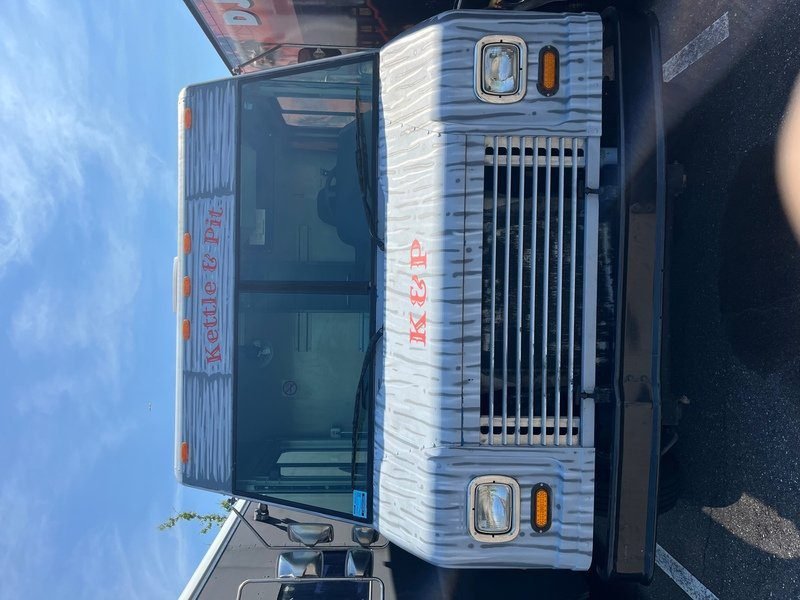 2006 Freightliner Food Truck For Sale with Smoker - Image 7