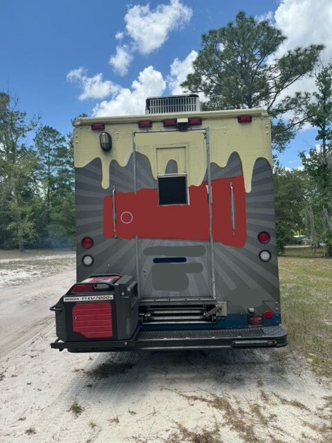2007 Workhorse W42 Food Truck For Sale - Image 2