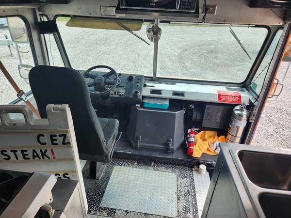 2003 Diesel Workhorse For Sale - Image 7