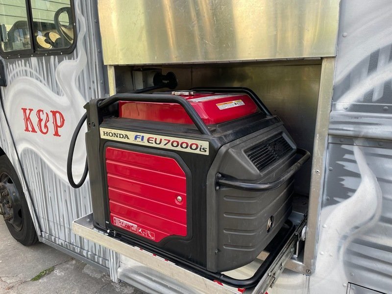2006 Freightliner Food Truck For Sale with Smoker - Image 8