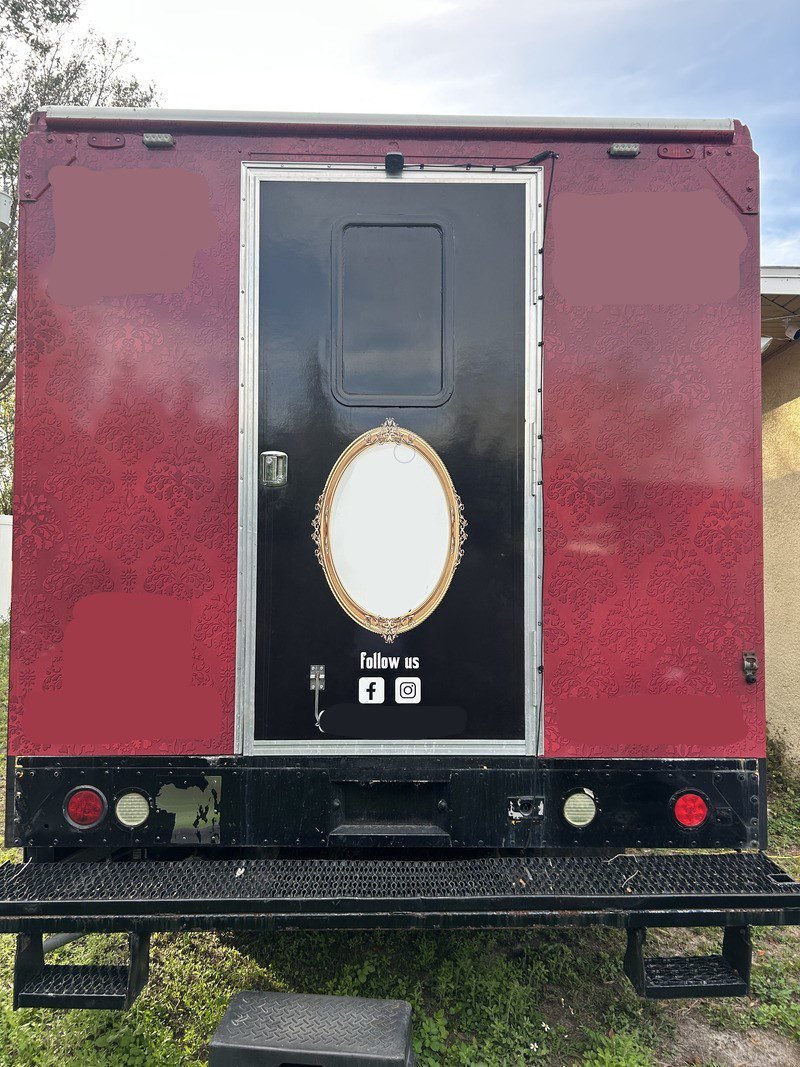 2008Freightliner Food Truck For Sale - Image 14