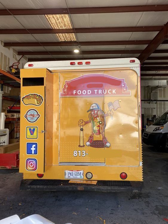 **1998 Freightliner Used Food Truck - Image 8