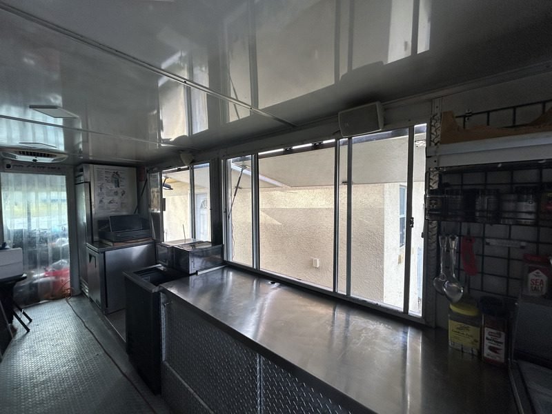 2008Freightliner Food Truck For Sale - Image 8