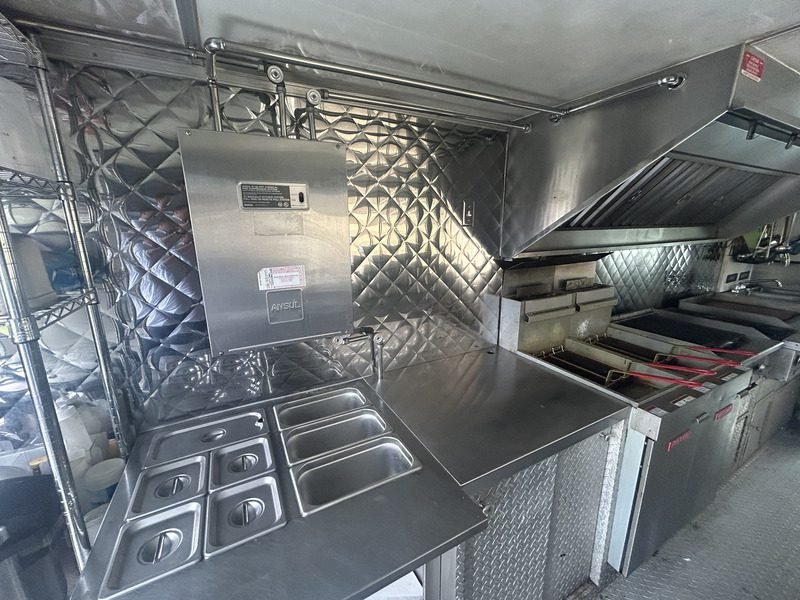 2008Freightliner Food Truck For Sale - Image 5