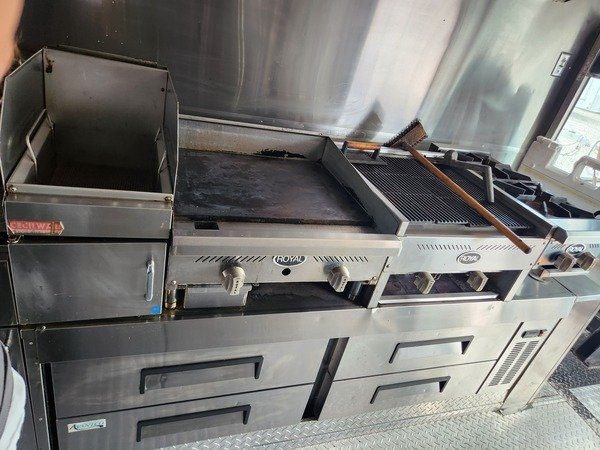 2003 Diesel Workhorse For Sale - Image 4
