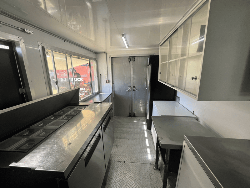 2005 Workhorse Burger Food Truck For Sale - Image 5
