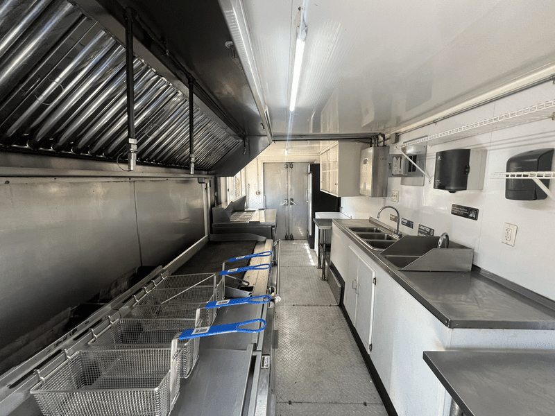 2005 Workhorse Burger Food Truck For Sale - Image 4