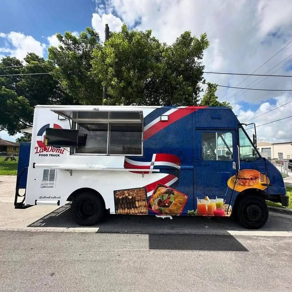 Fully Built 2001 Freightliner Utilimaster Food Truck