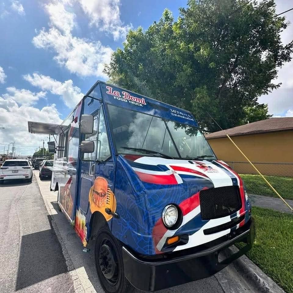 Fully Built 2001 Freightliner Utilimaster Food Truck - Image 7