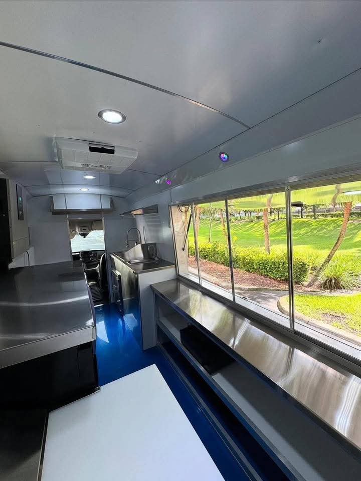 Fully Built 2001 Freightliner Utilimaster Food Truck - Image 9