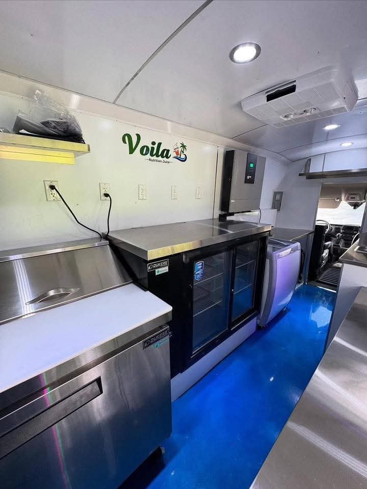 1968 Grumman Olsonette P350 Vintage Food Truck - Image 9