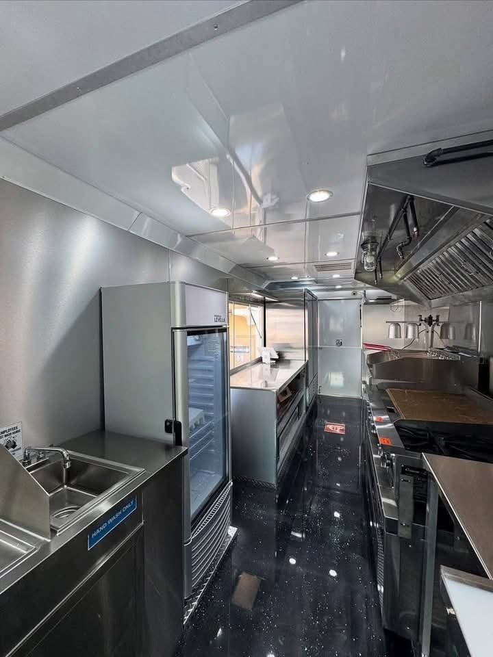 1999 Chevy Stepvan Fully Equipped Food Truck - Image 6