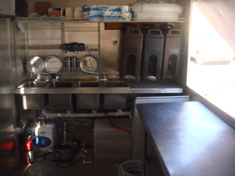 2003 Workhorse Food Truck For Sale ()