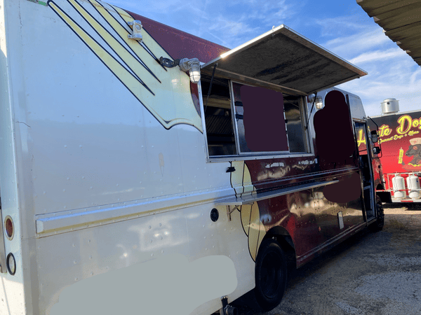 Used Florida Food Truck For Sale - 2001 Freightliner Built by Prestige Food Trucks