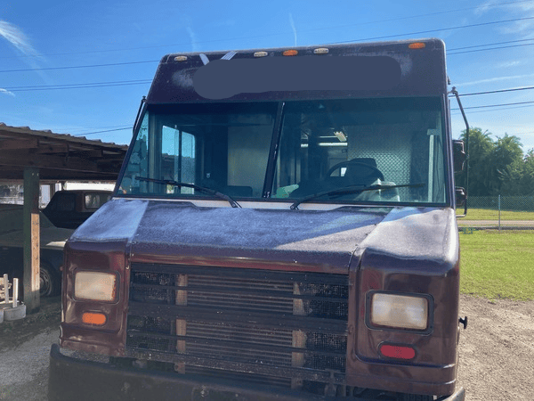 Used Florida Food Truck For Sale - 2001 Freightliner Built by Prestige Food Trucks - Image 3
